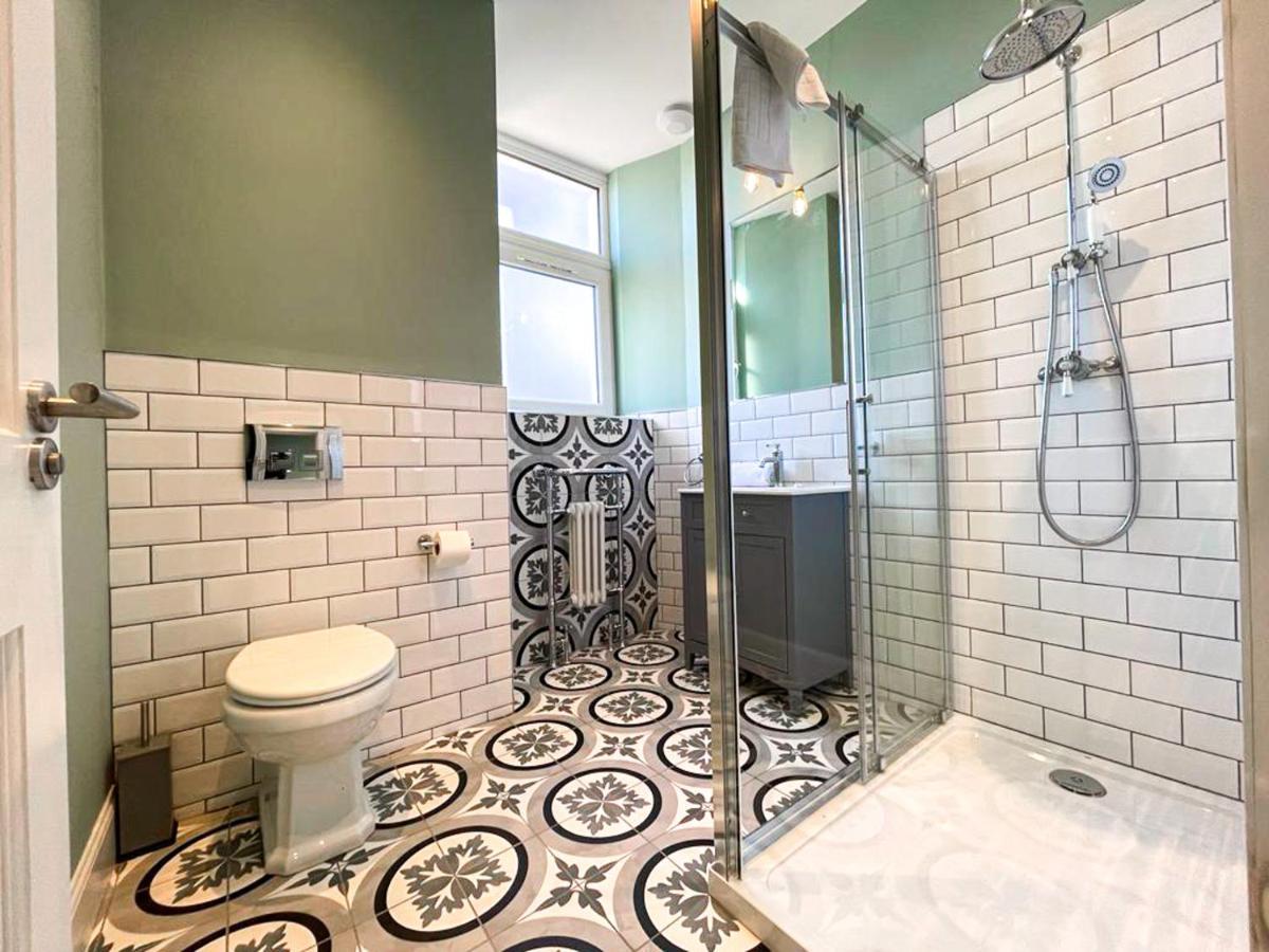 Apartament Beautiful 2Br, Private Entry In Vibrant Leith Edynburg Zewnętrze zdjęcie